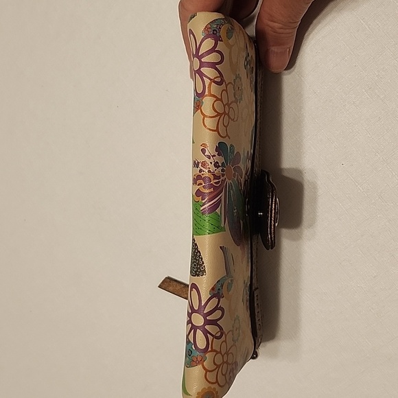 Relic Multicolor Vegan Leather Floral Wallet - Picture 9 of 16